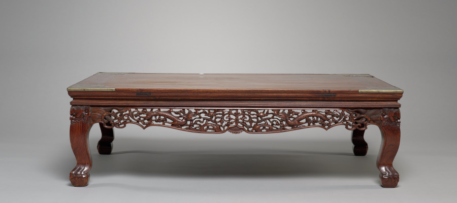 Huanghuali kang table with a carved apron, Ming or Qing dynasty