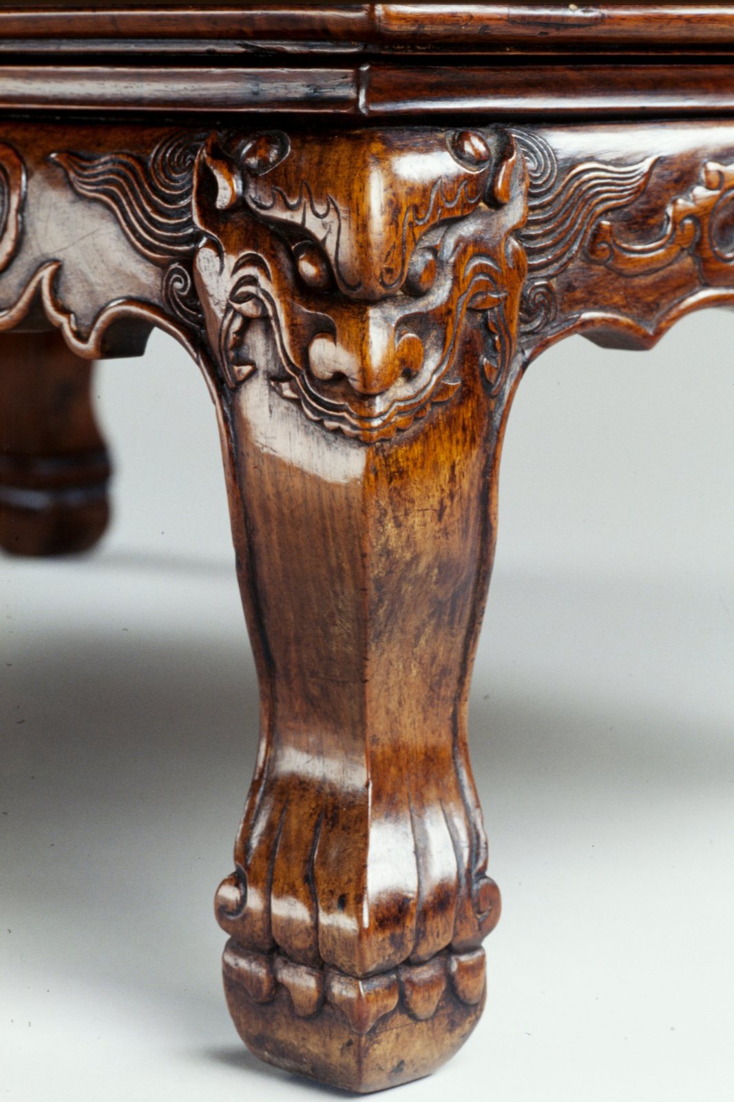 Kang table, early 17th century (corner detail) (Minneapolis Institute of Art · Public Domain)